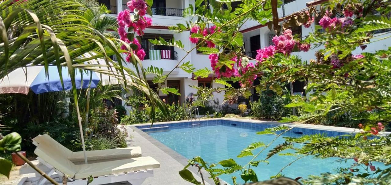 Diana Apartments Candolim Exterior photo